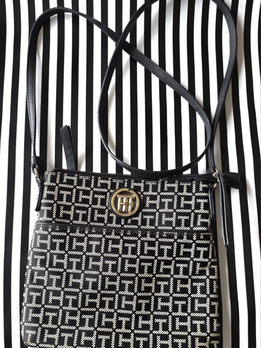 Black & White Geometric Crossbody Bag with Gold Accent Vintage